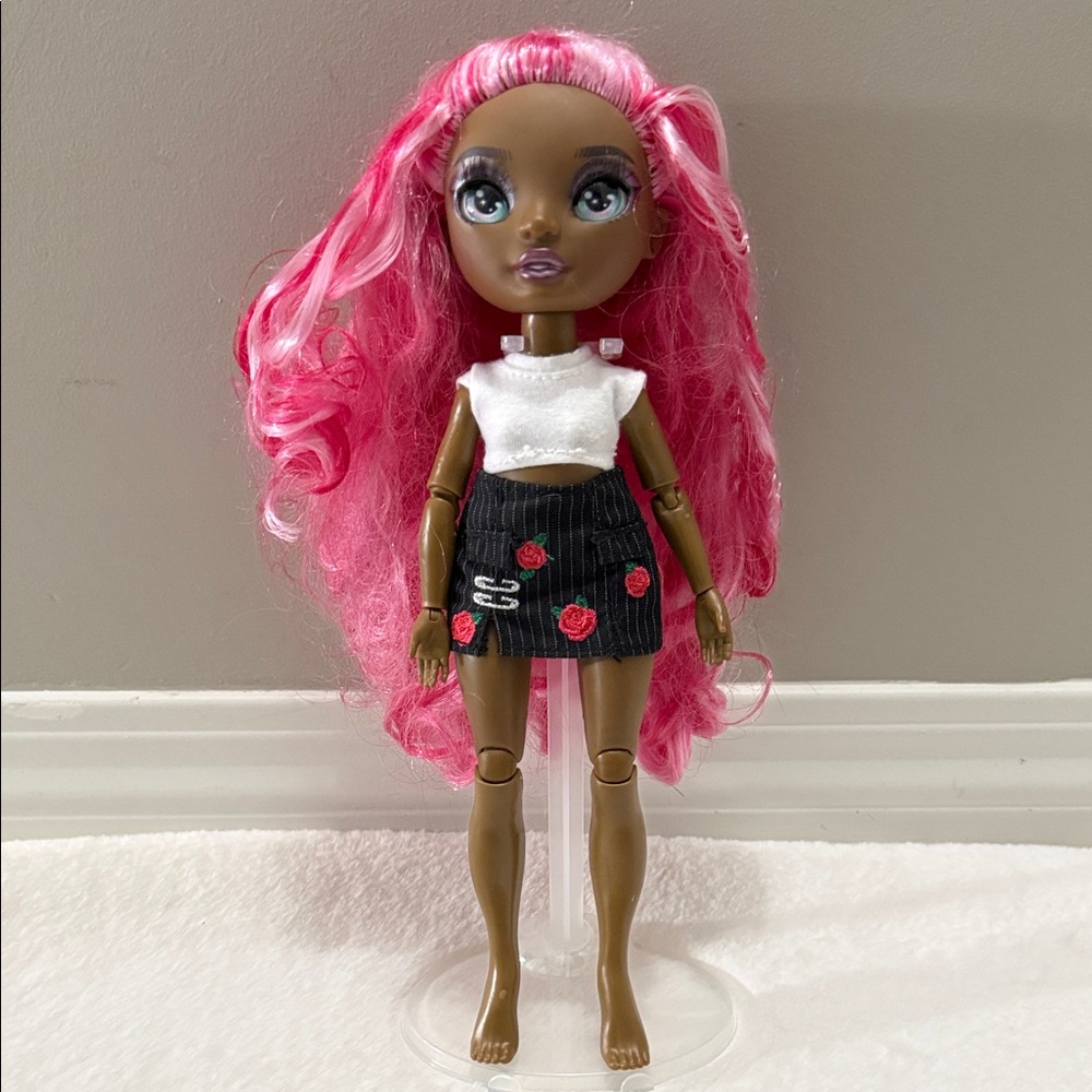 Rainbow High Daria Roselyn Doll
